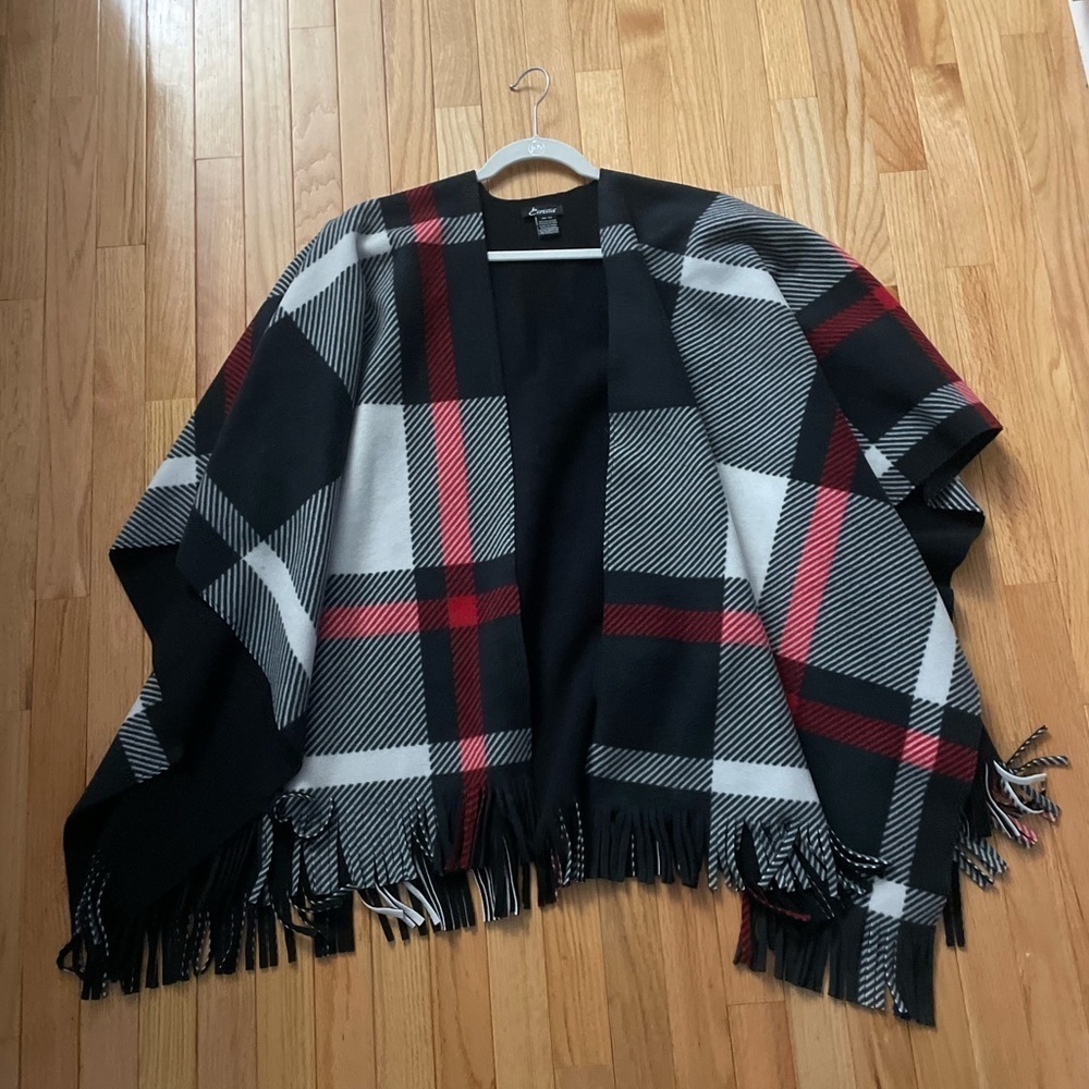 Eivissa Plaid Red White and Black Poncho